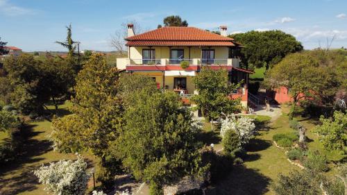 Nice house by the sea — 4-Star Luxury Hotel in Epanomi, Greece