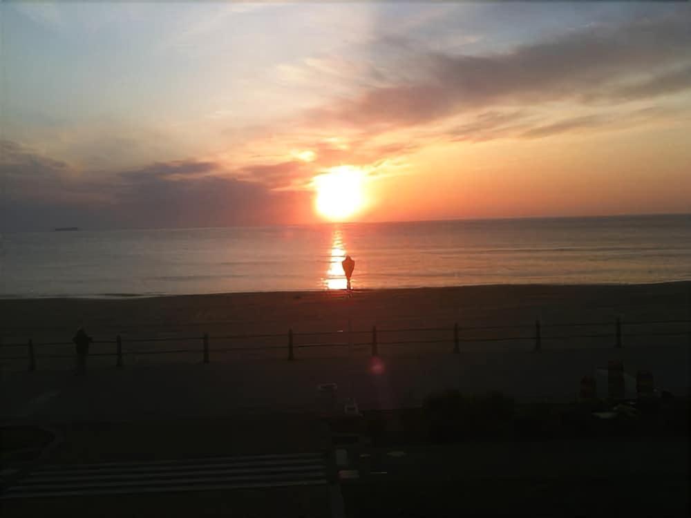 Belvedere Beach Resort - photo 3