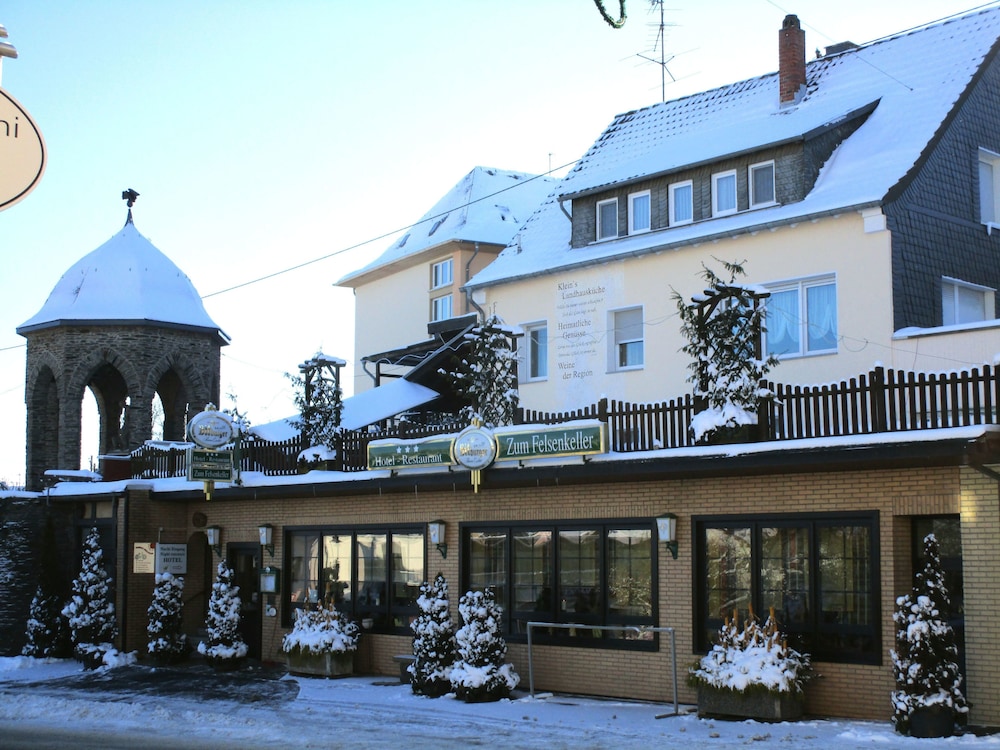 Hotel Restaurant Zum Felsenkeller in Sohren, Germany