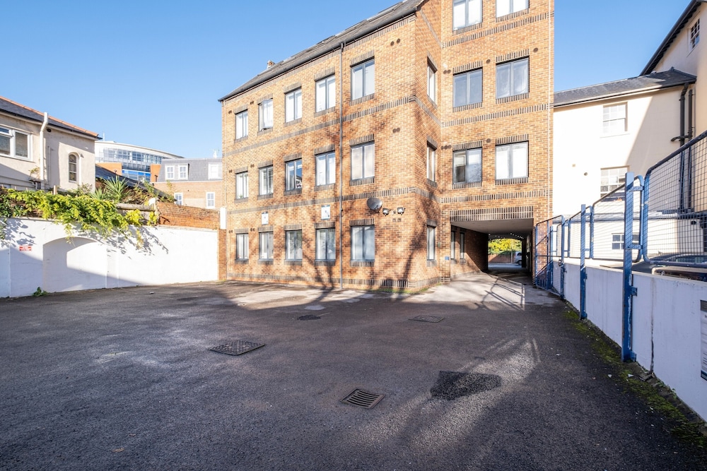 Reading Town Centre 1 and 2 Bdr Apts