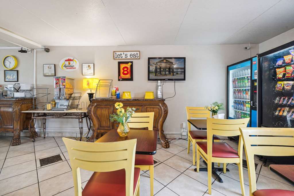 Super 8 by Wyndham Millbury Toledo - photo 39