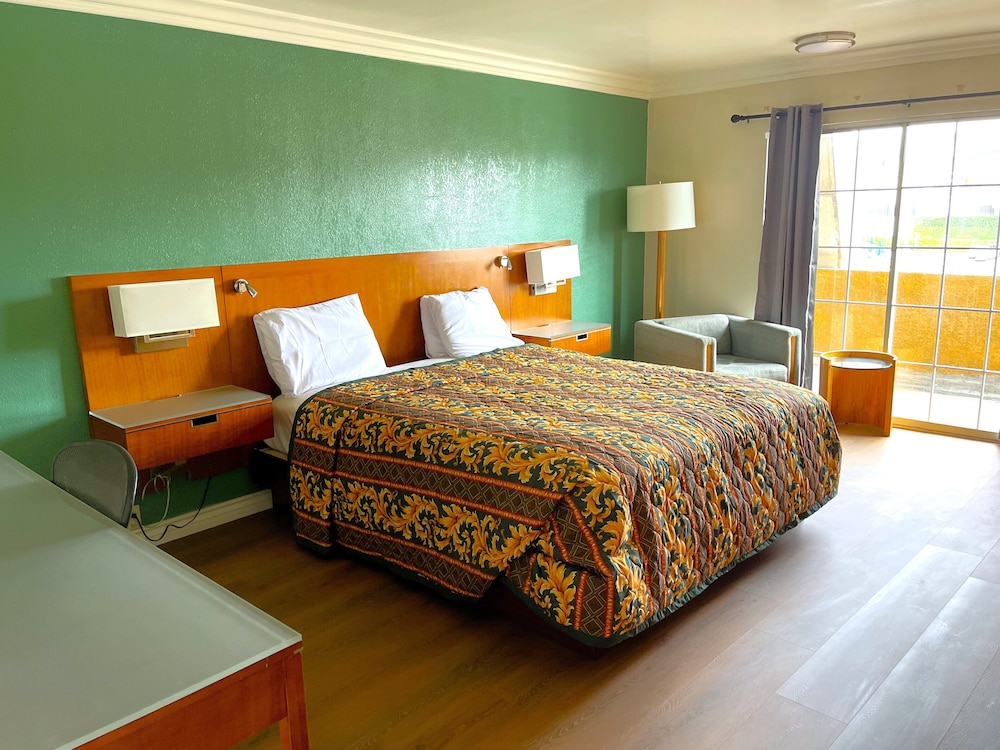 Relax Inn Motel — Los Angeles