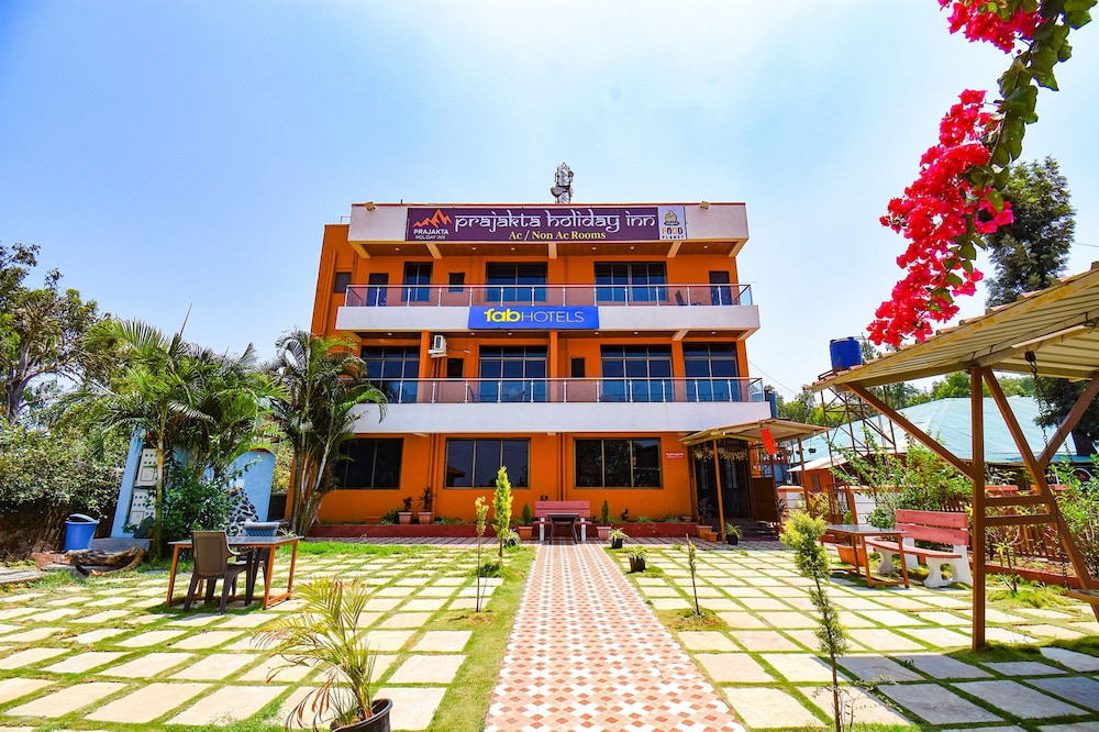 Fabexpress Prajakta Holiday Inn in Mahabaleshwar, India