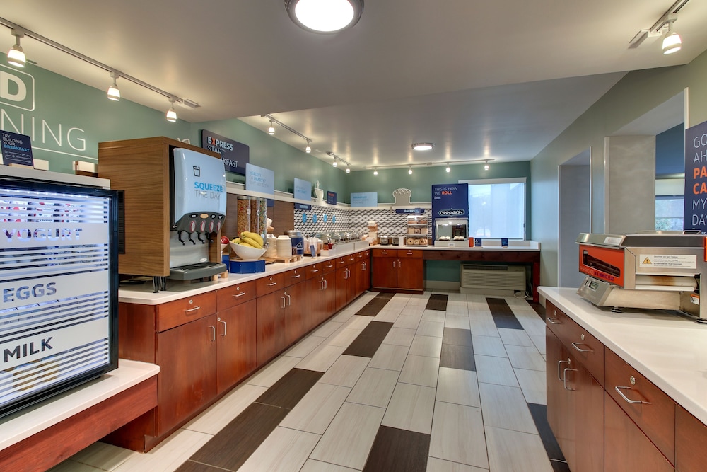 Holiday Inn Express Pittston Scranton Airport by IHG - photo 28