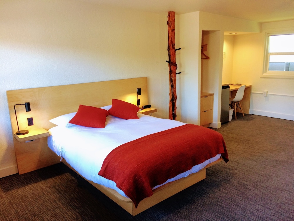 Heliotrope Hotel - photo 8
