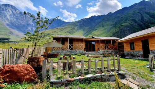 Oda Kazbegi - carbon neutral hotel in Step'antsminda
