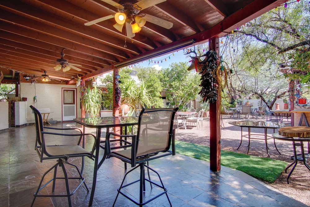 5 Mi to Dtwn Tuscon Escape with Yard and Patio — 4-Star Luxury Hotel in Tucson, United States