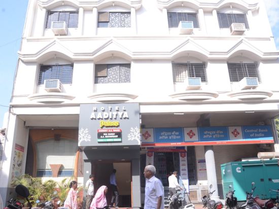 Hotel Aaditya Palace in Bhusaval, India