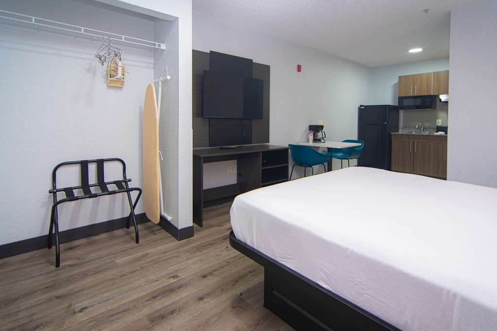 Studio 6 Extended Stay West Palm Beach FL - photo 11