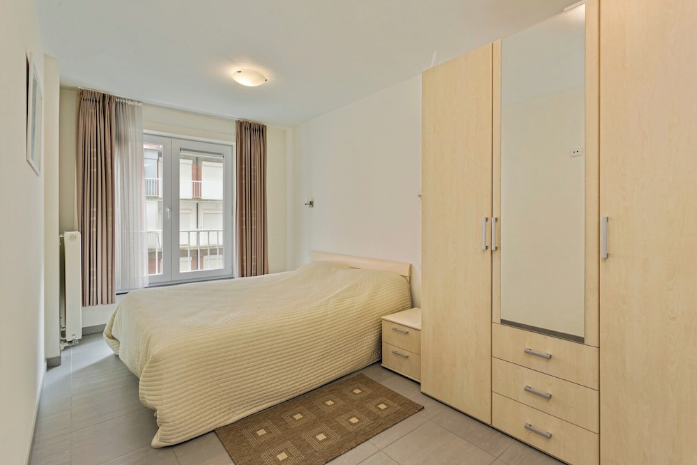 Flat in Blankenberge With Ocean Views — 4-Star Luxury Hotel in Blankenberge, Belgium