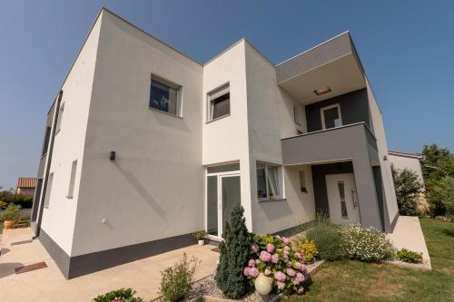 Holiday home Galižana — 4-Star Luxury Hotel in Galizana, Croatia