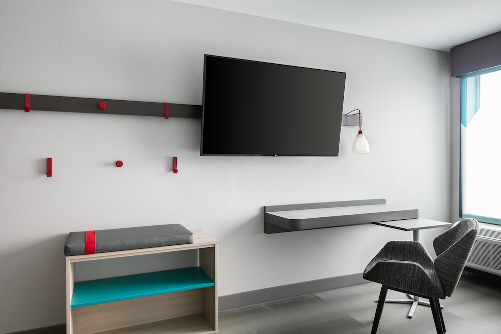 avid hotel Roseville Minneapolis North by IHG - photo 11