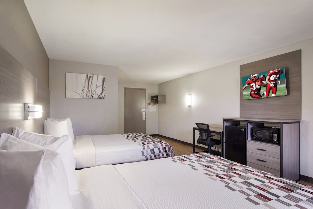 Red Roof Inn & Suites Brunswick I 95 - photo 15