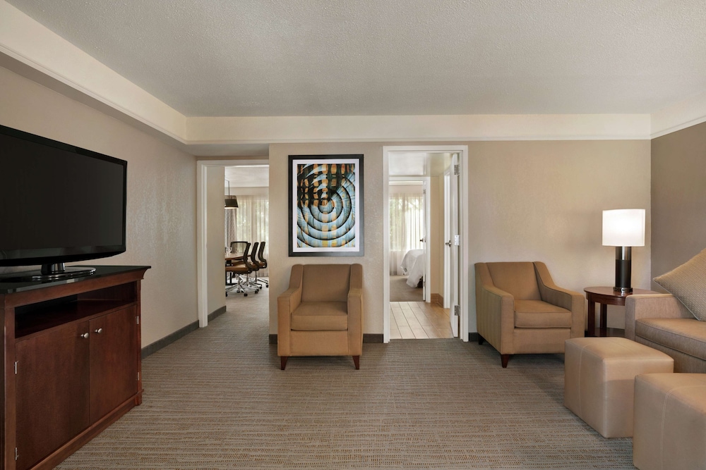 Embassy Suites by Hilton Brunswick - photo 16