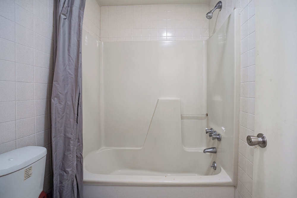 Southern Inn By OYO Walterboro I 95 - photo 25
