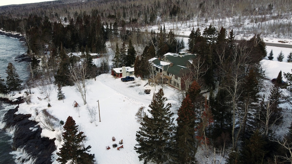 Thomsonite Beach Inn - photo 76