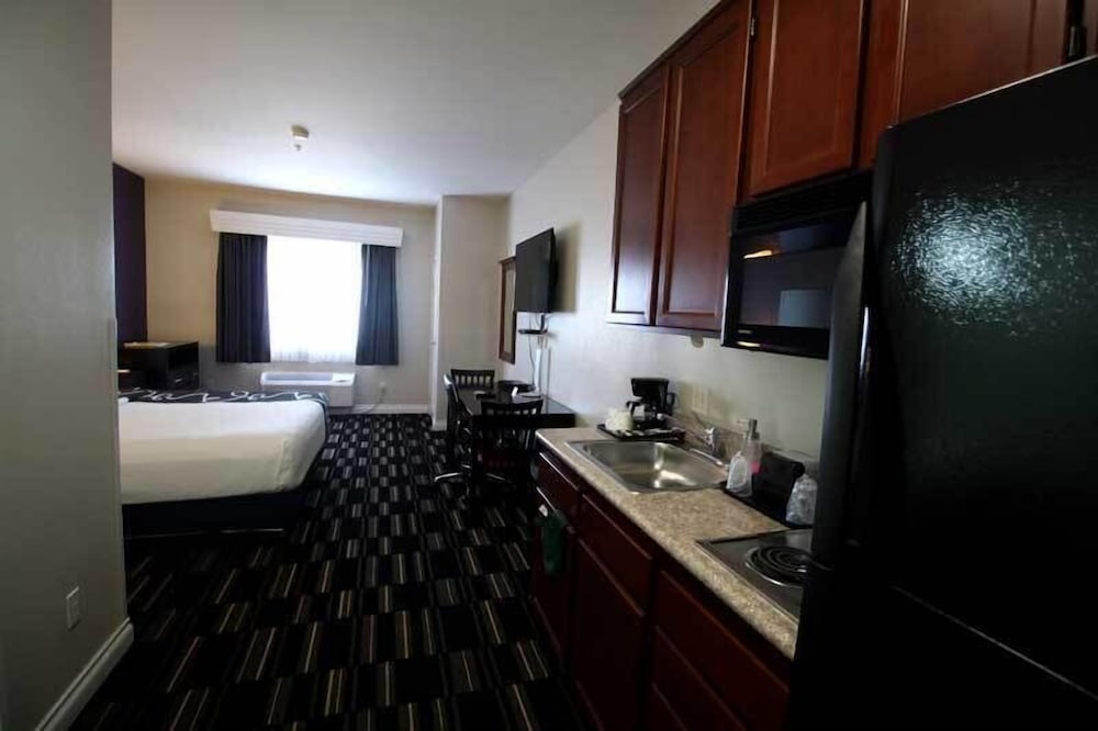 The Hotel Oceanside - photo 13
