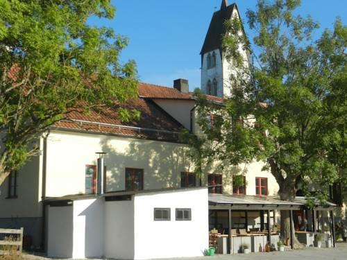 Gothem Logi - carbon neutral hotel in Unknown City