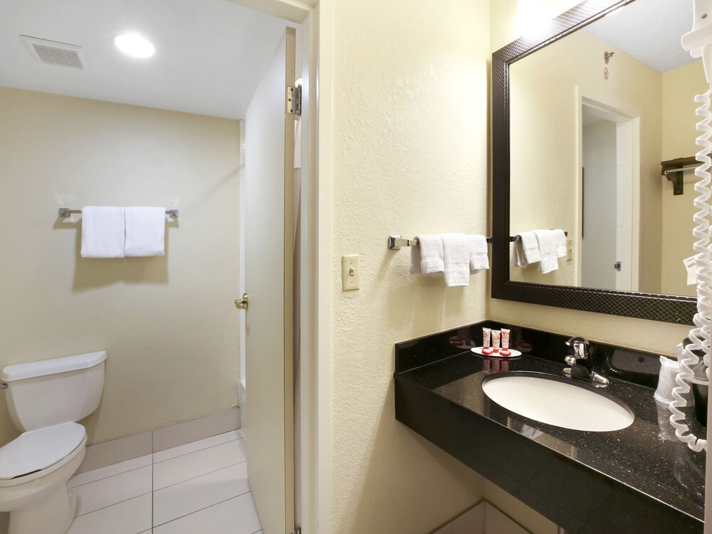 Quality Inn & Suites Jackson - photo 19