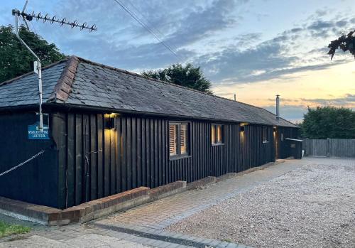 Stable Cottage at Lee Wick Farm Cottages & Glamping — 4-Star Luxury Hotel in Clacton-On-Sea, United Kingdom