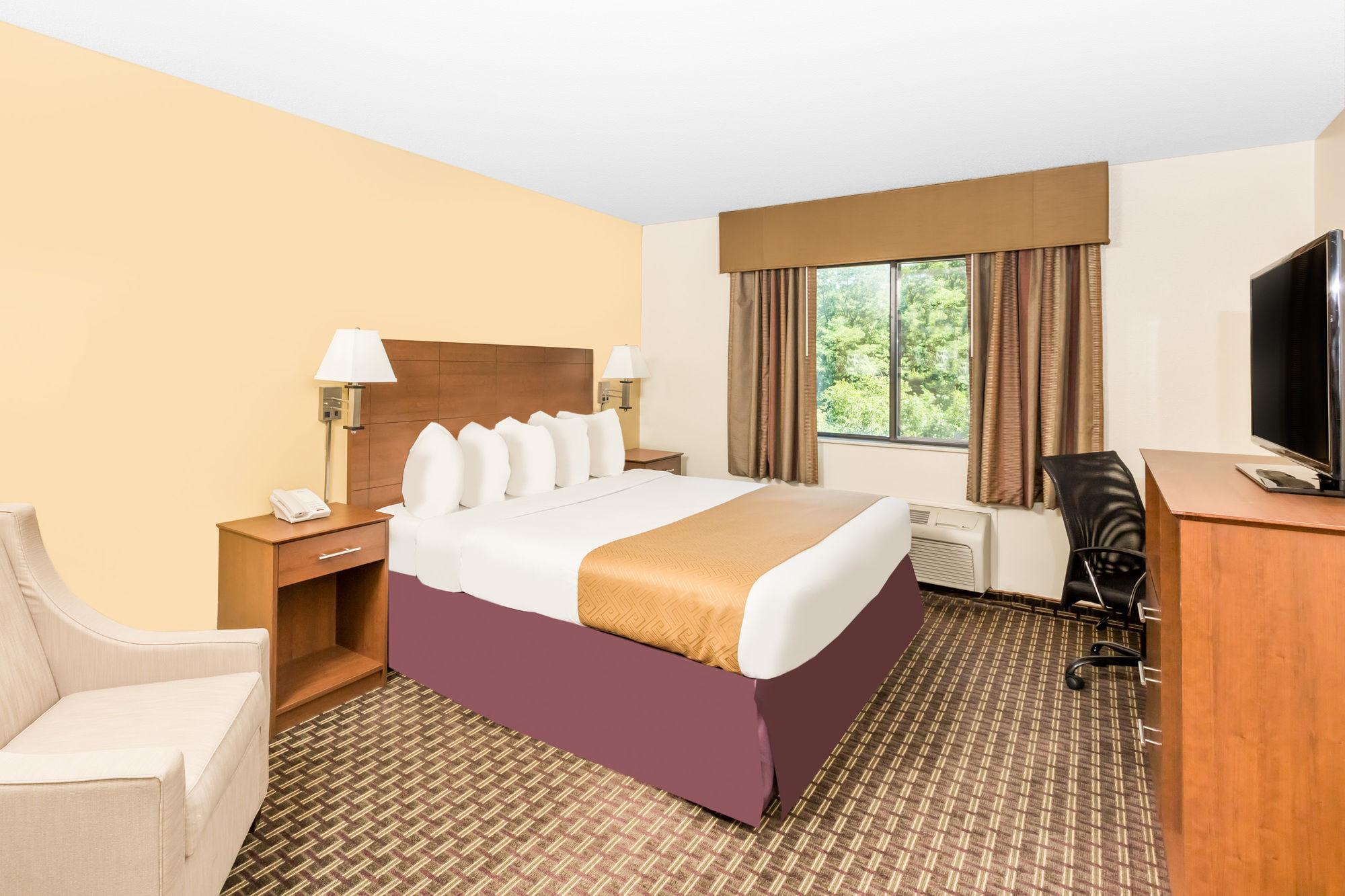 Days Inn by Wyndham Des Moines Merle Hay - photo 8