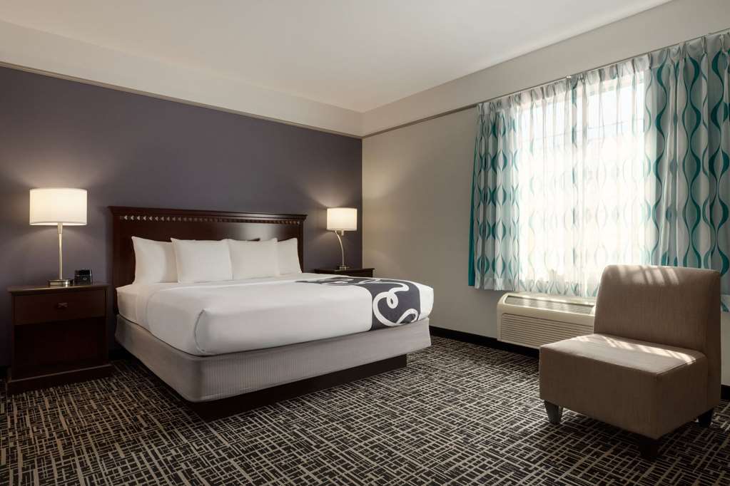 La Quinta Inn & Suites by Wyndham Dumas - photo 10
