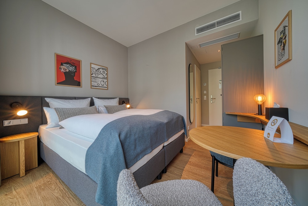 INA Boutique Hannover Linden Digital Access in Hannover, Germany