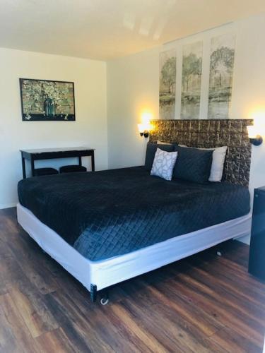 Pine View Motel - photo 19
