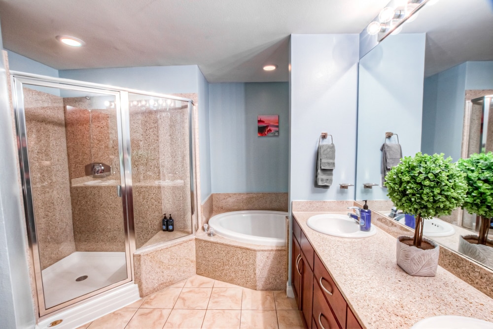 Laketown Wharf Resort by Aneliya's Rentals - photo 770