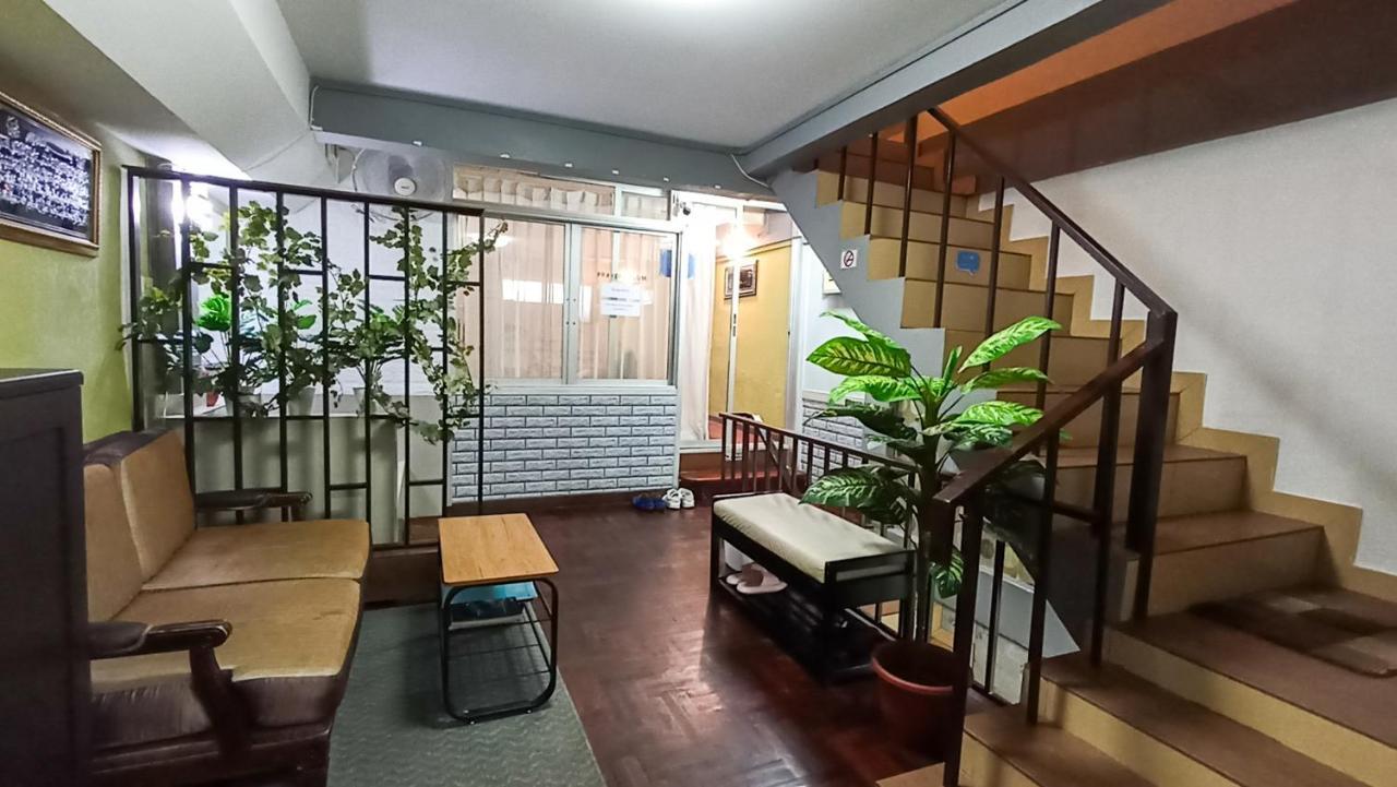 Usman Hostel Halal