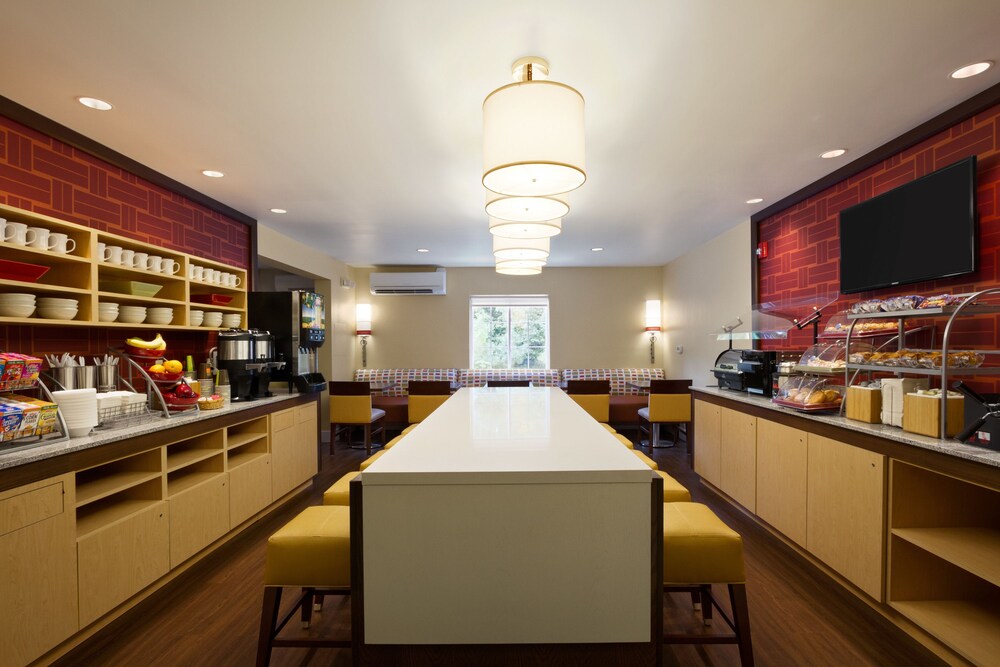 Mainstay Suites Hartford Meriden - photo 35