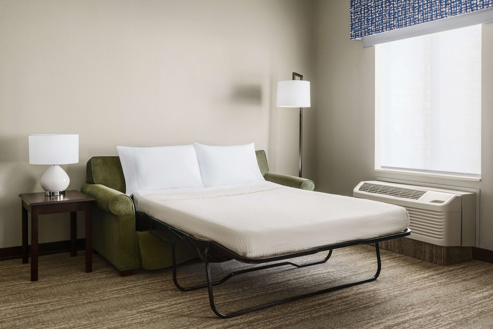 Hampton Inn & Suites West Sacramento - photo 12