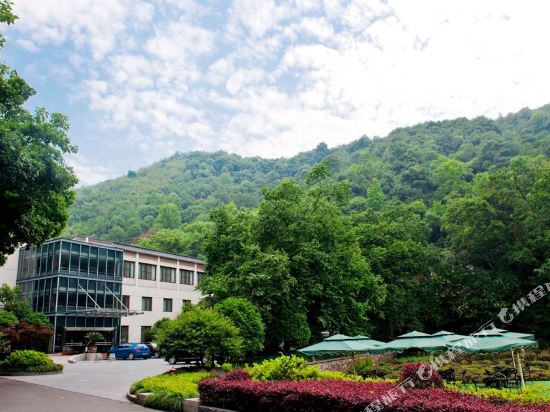 Hupao Mountain Resort