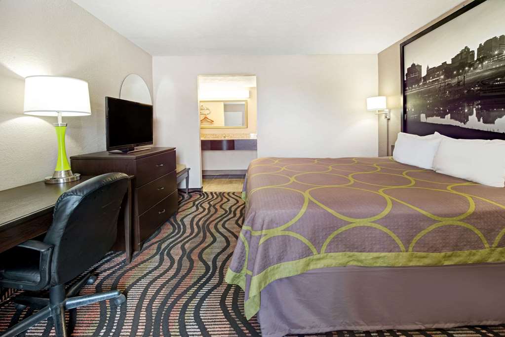 Super 8 by Wyndham Lakeland - photo 13