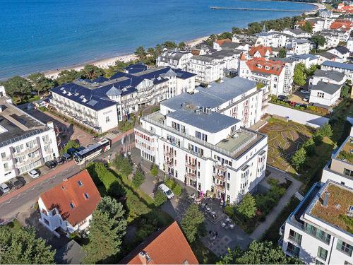 Residenz BEL VITAL in Binz WG21 mit Balkon und seitlichem Meerblick — 4-Star Luxury Hotel in Ostseebad Binz, Germany