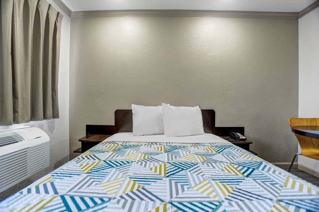 Motel 6 Red Bluff CA - photo 10