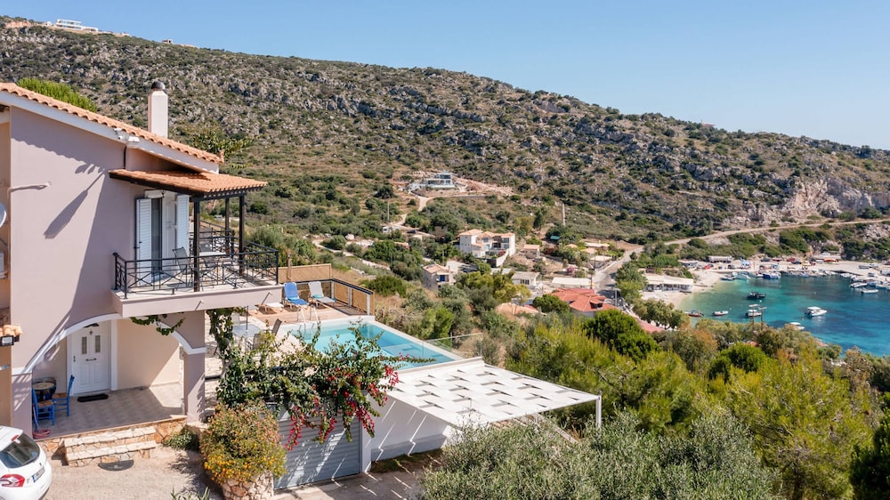 Coastal Paradise Found Komis' Private Pool Retreat — 4-Star Luxury Hotel in Agios Nikolaos, Greece