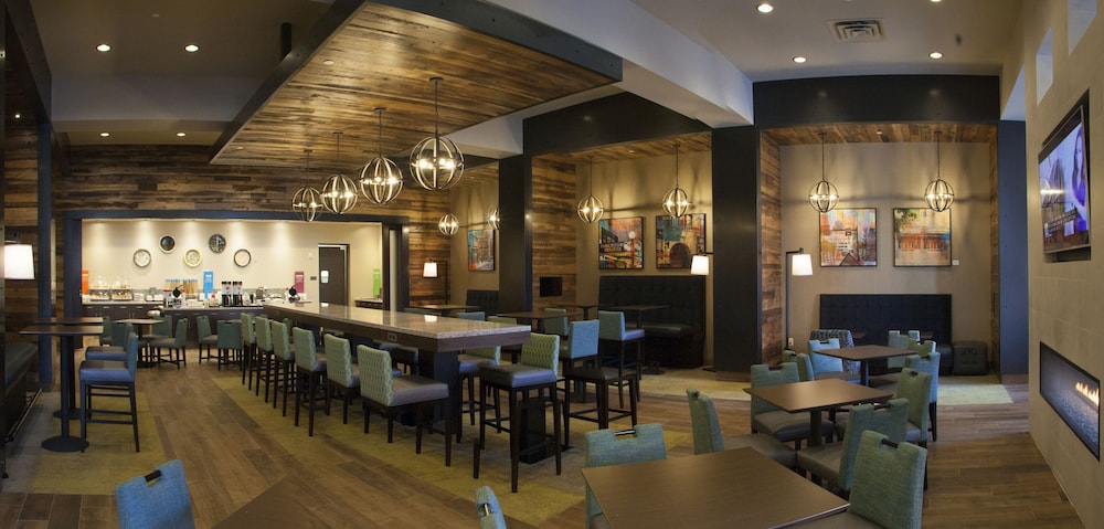 Hampton Inn & Suites Downtown St. Paul - photo 66