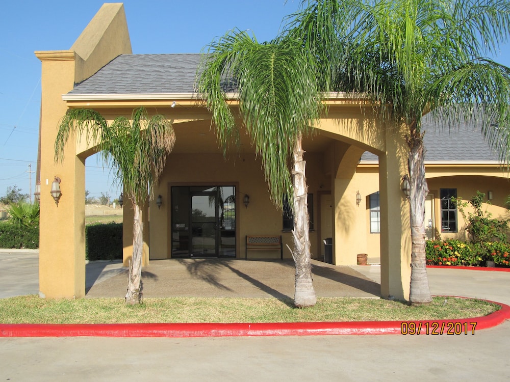 Sunbridge Inn & Suites - photo 2