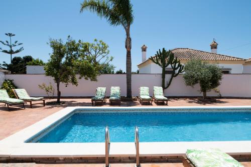 Apartamento Villa Mayo C — 4-Star Luxury Hotel in Conil De La Frontera, Spain