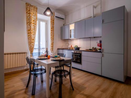 Tuscan Tempo 2 Double Bedrooms Apt a Stone's Throw From the Center — 4-Star Luxury Hotel in Florence, Italy