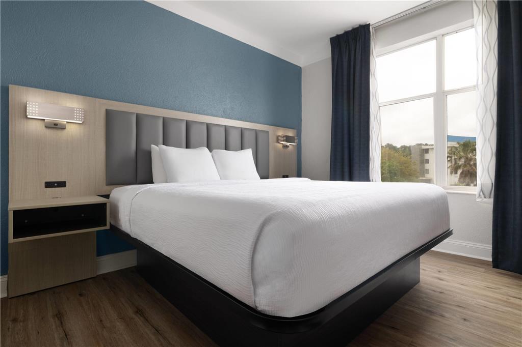 Wingate by Wyndham Savannah Gateway - photo 11