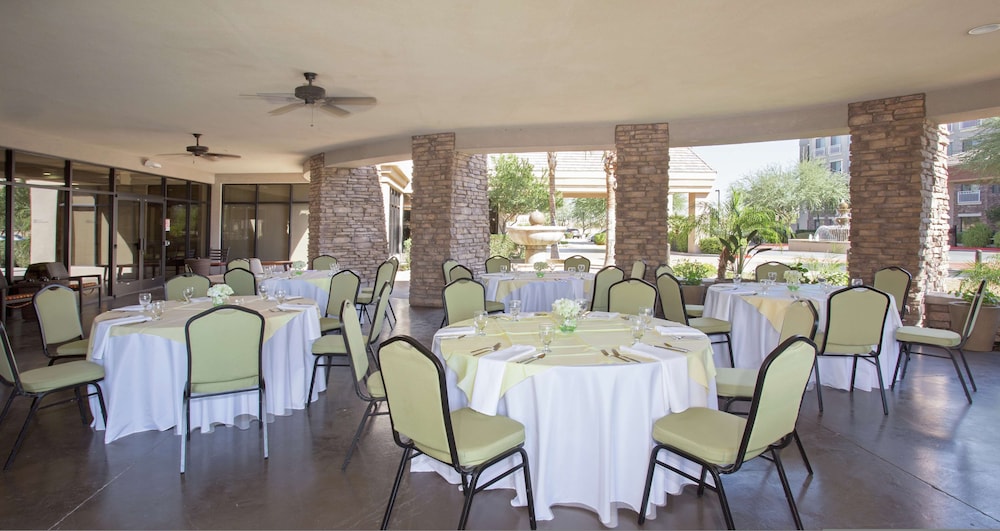 Hilton Garden Inn Avondale - photo 40
