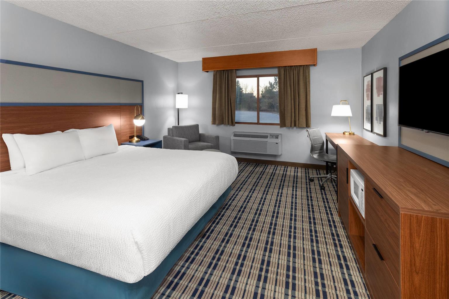 AmericInn by Wyndham Green Bay West - photo 7