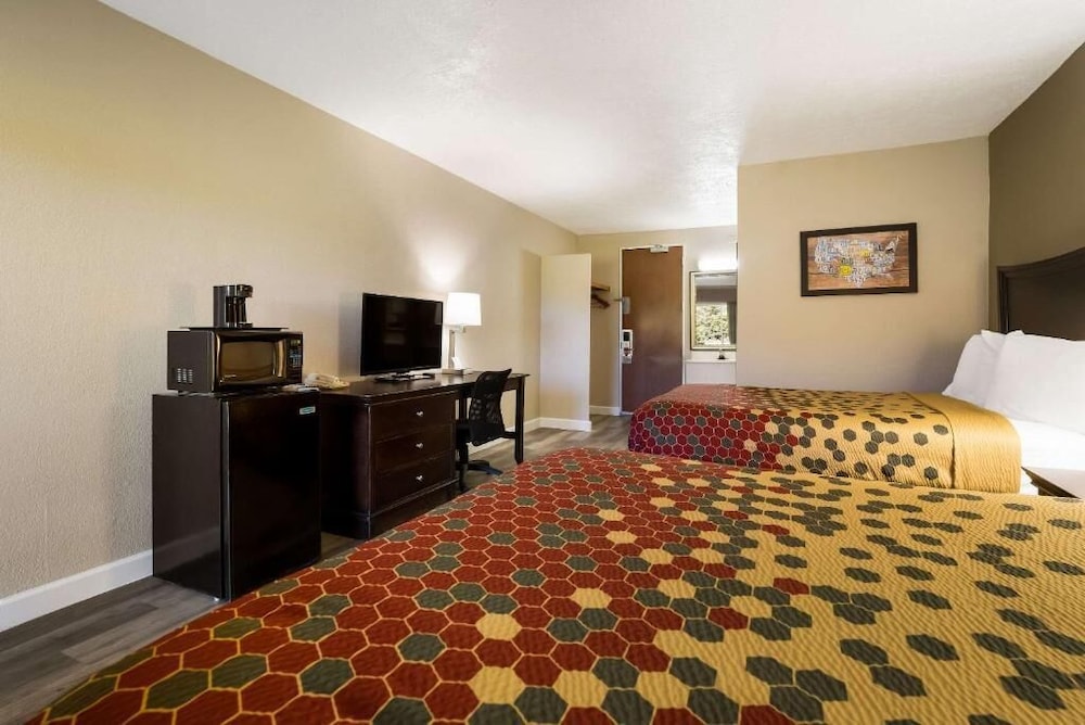 Perry Inn & Suites National Fairground I 75 - photo 15