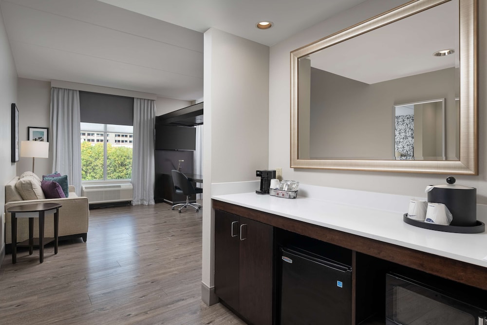 Hampton Inn & Suites Chattanooga Downtown - photo 20