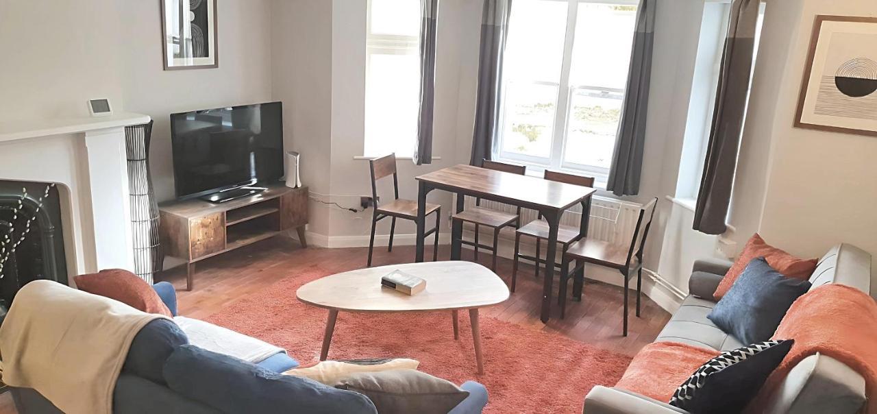 Reigate Cosy 1 Bed Apartment 21356259 — Reigate