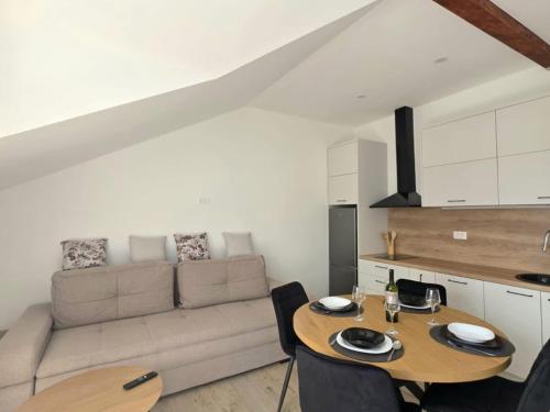 Penthouse Apartment Dijana One Bedroom Apartment with Terrace