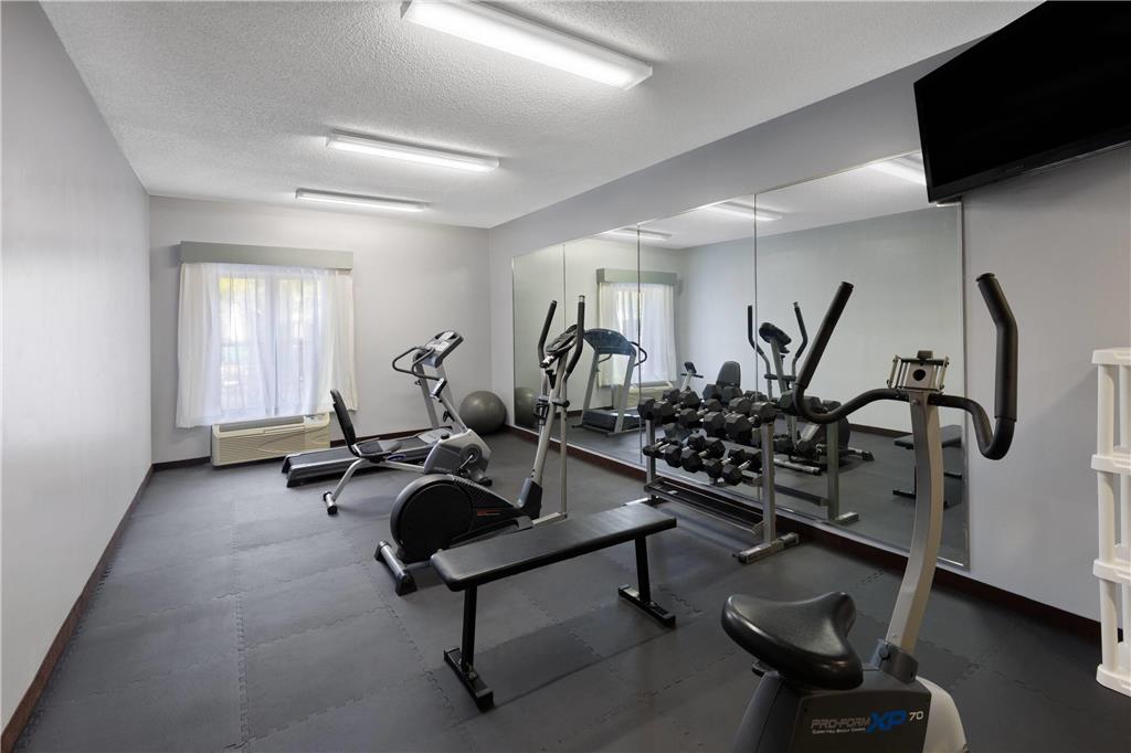 Baymont by Wyndham Moss Point Pascagoula - photo 13