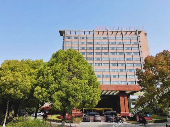 Changjiang Hotel — hotel in Yangzhong